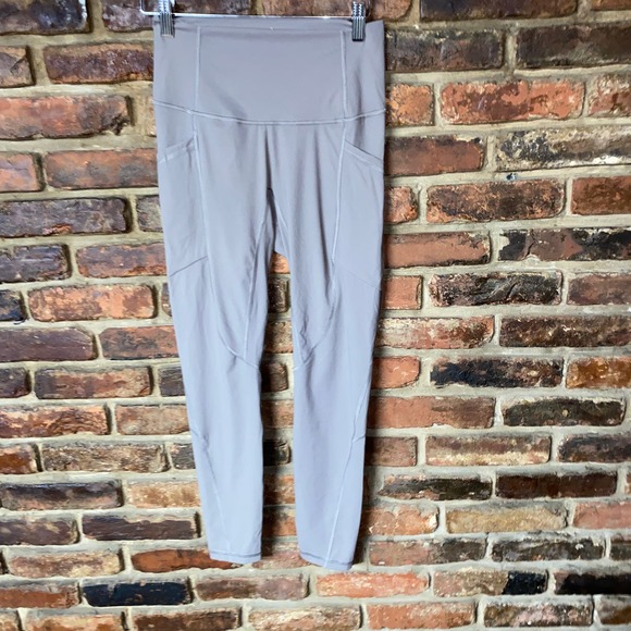 New Everlane Sand Dune Tan The Perform Leggings with pockets Women's Size Small - Picture 2 of 4